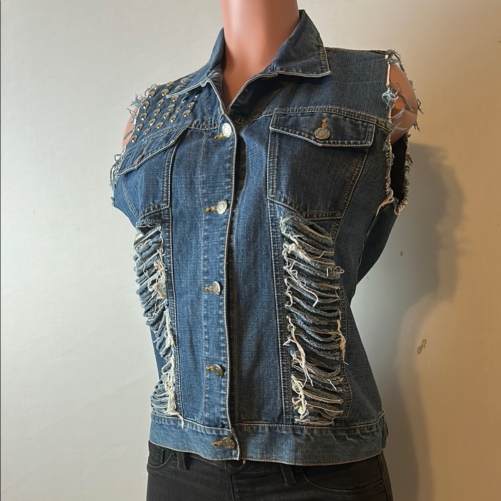 Stubborn Jeans Women’ Ripped Top Shirt Jacket Sleeveless Patch Work